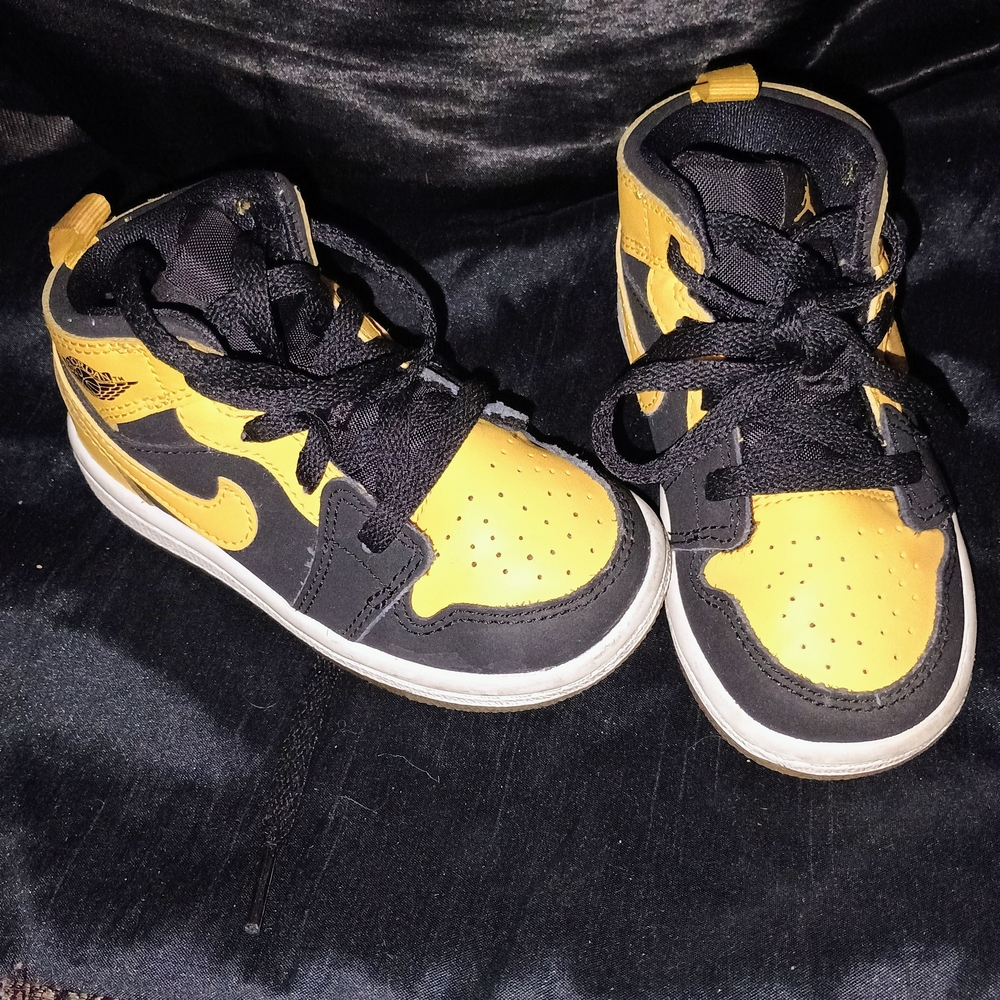Jordan Kids Black and Yellow High-Top Sneakers